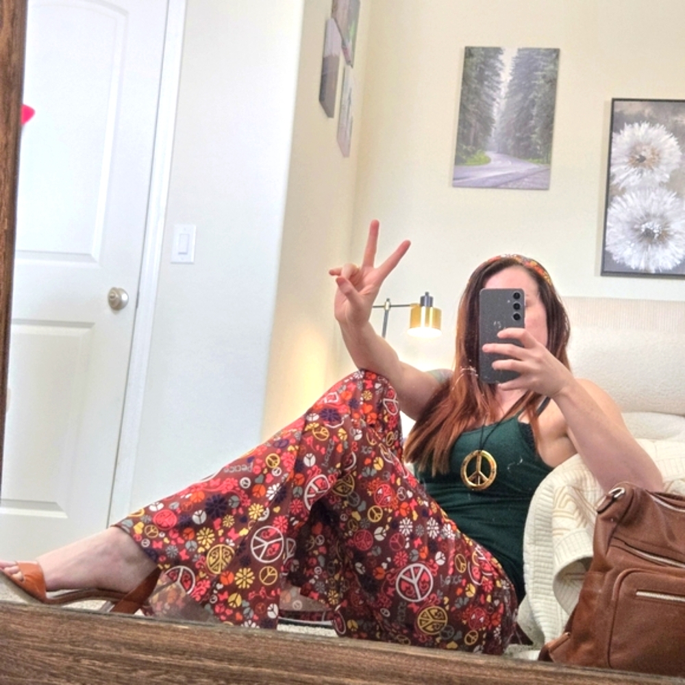 🌼 Retro Hippie Pants Costume Set (Small) – Peace Sign Necklace & Headband